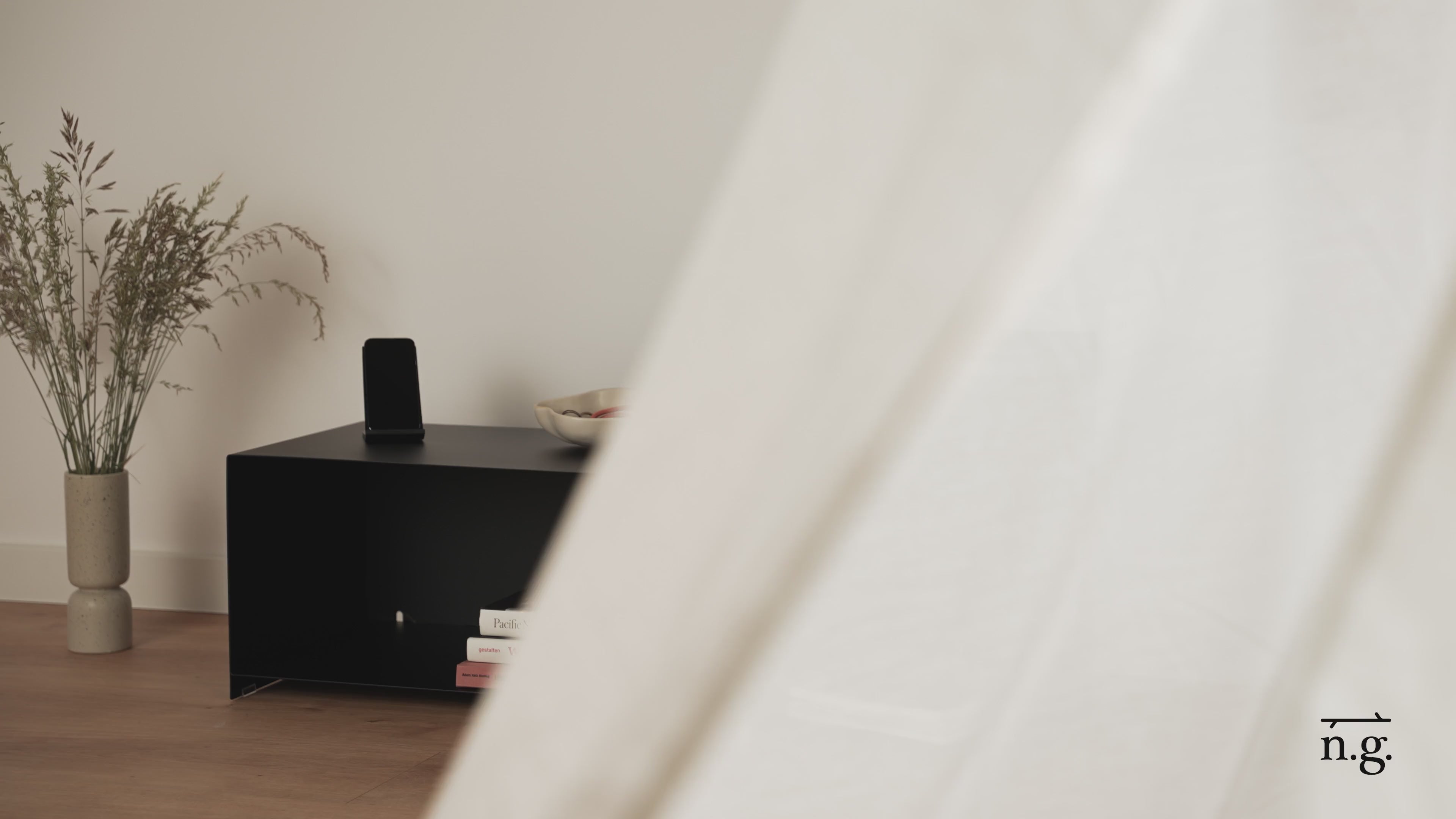 Video laden: Beistelltisch CUBOID